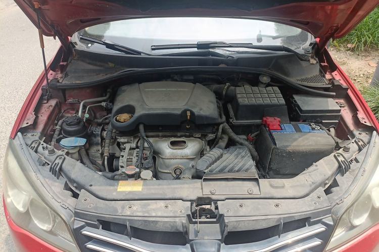 Used Roewe 350 2012 1.5L Manual New Year Special Value Edition Engine Bay