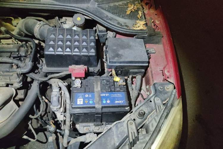 Used Roewe 350 2012 1.5L Automatic New Year Special Value Edition Engine Bay Left