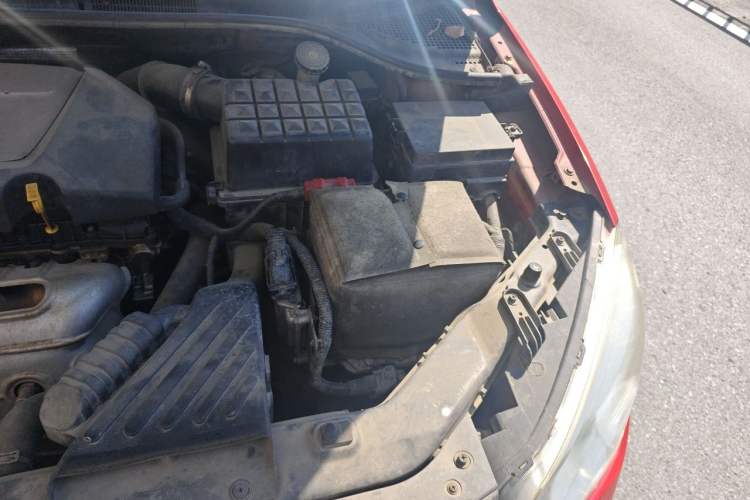 Used Roewe 350 2012 1.5L Automatic Smart Value Edition Engine Bay Left