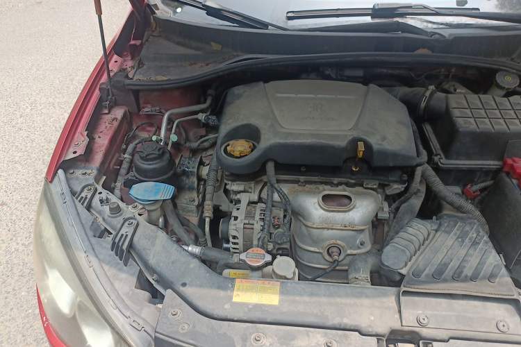 Used Roewe 350 2012 1.5L Manual New Year Special Value Edition Engine Bay Right