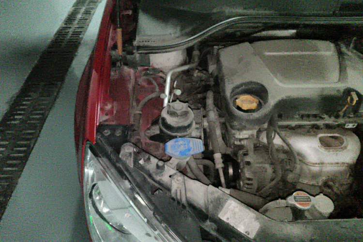 Used Roewe 350 2012 1.5L Automatic Smart Value Edition Engine Bay Right
