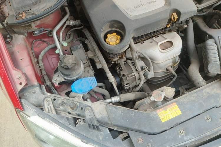 Used Roewe 350 2012 1.5L Automatic New Year Special Value Edition Engine Bay Right