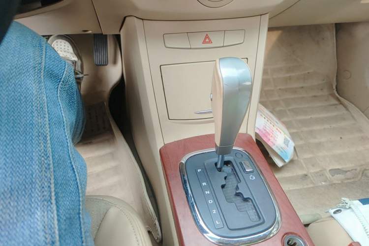 Used Roewe 350 2012 1.5L Automatic New Year Special Value Edition Gear Lever