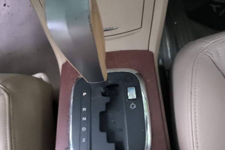 Used Roewe 350 2012 1.5L Automatic New Year Special Value Edition Gear Lever