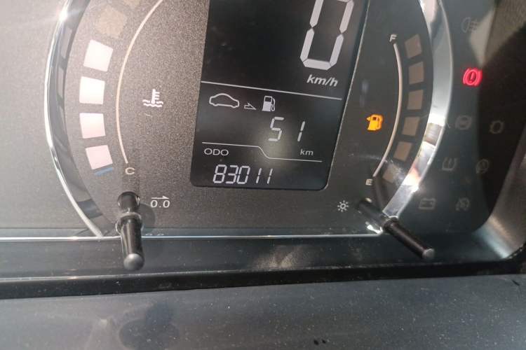 Used Roewe 350 2012 1.5L Manual New Year Special Value Edition Odometer Close Up