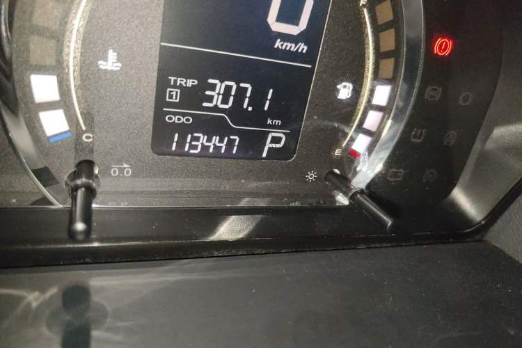 Used Roewe 350 2012 1.5L Automatic New Year Special Value Edition Odometer Close Up