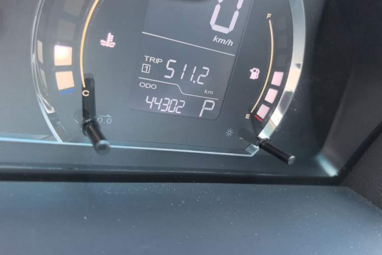 Used Roewe 350 2012 1.5L Automatic Smart Value Edition Odometer Close Up