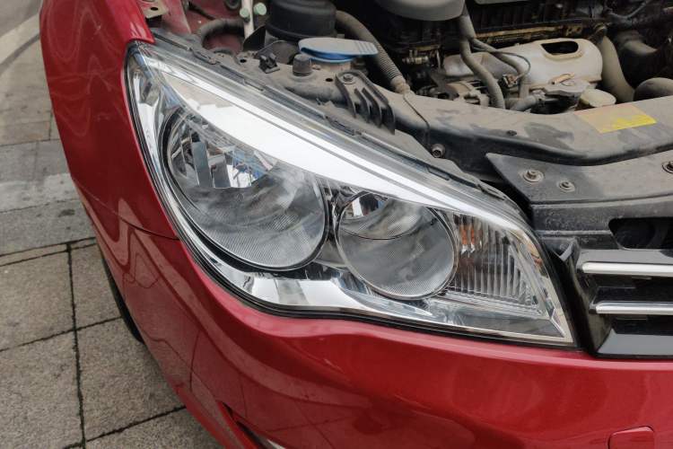 Used Roewe 350 2012 1.5L Automatic Smart Value Edition Right Front Headlight
