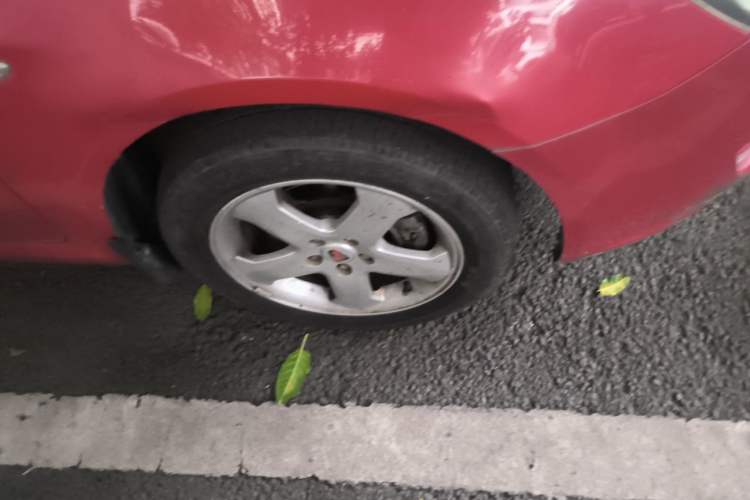 Used Roewe 350 2012 1.5L Automatic New Year Special Value Edition Right Front Wheel Hub