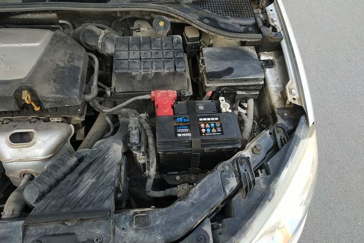 Used Roewe 350 2012 1.5L Automatic Smart Value Edition Engine Bay Left