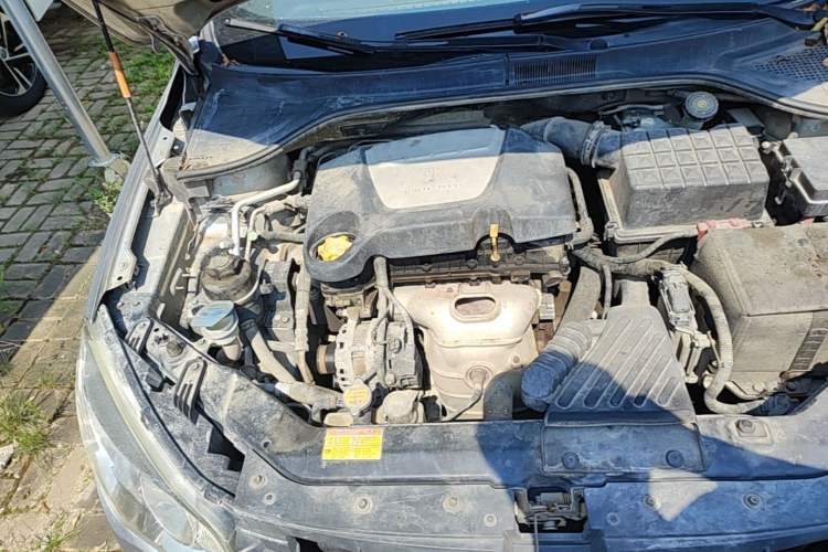 Used Roewe 350 2012 1.5L Automatic Smart Value Edition Engine Bay Right