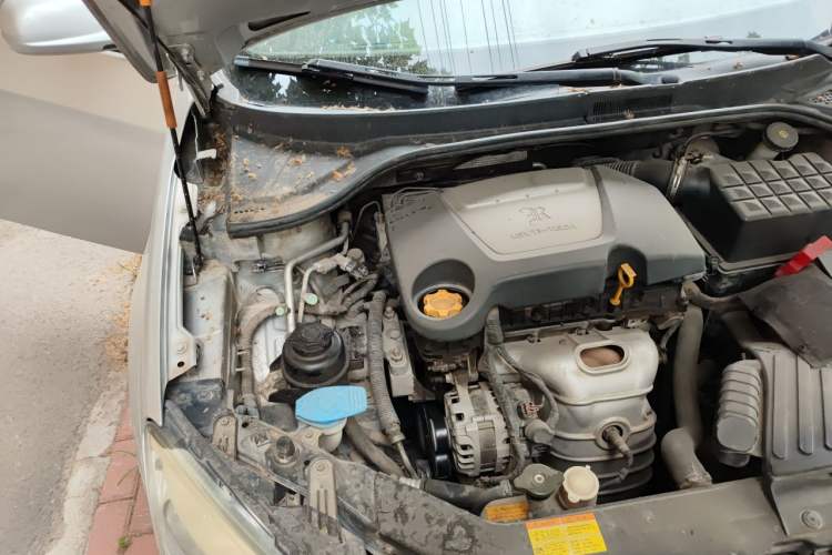 Used Roewe 350 2012 1.5L Manual Smart Value Edition Engine Bay Right