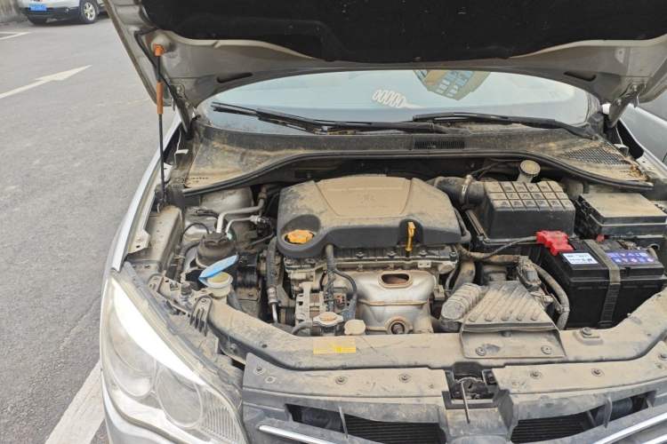 Used Roewe 350 2012 1.5L Automatic Smart Value Edition Engine Bay Right