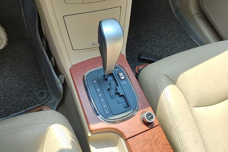 Used Roewe 350 2012 1.5L Automatic Smart Value Edition Gear Lever