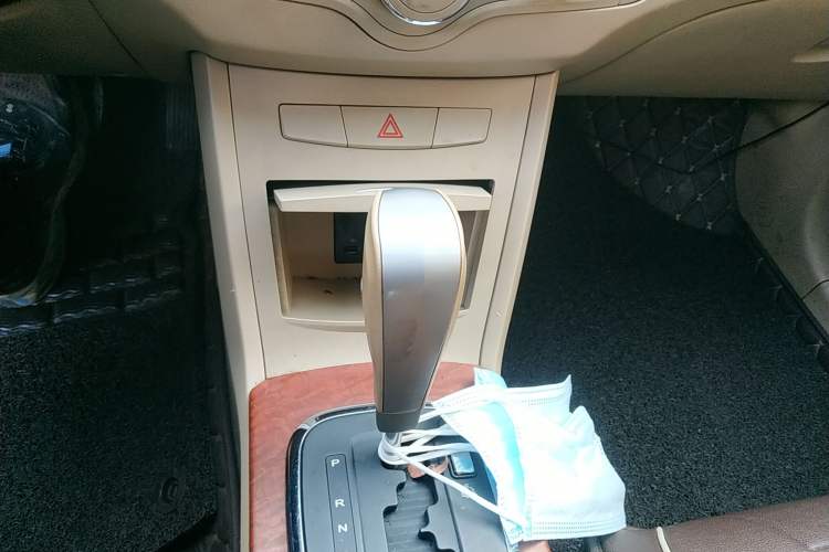 Used Roewe 350 2012 1.5L Automatic Smart Value Edition Gear Lever