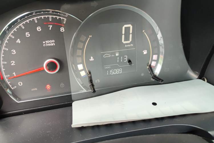 Used Roewe 350 2012 1.5L Manual Smart Value Edition Odometer Close Up