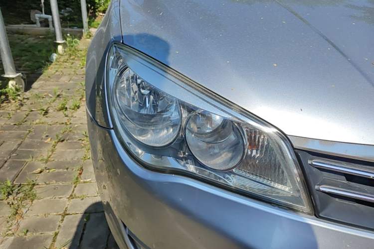Used Roewe 350 2012 1.5L Automatic Smart Value Edition Right Front Headlight