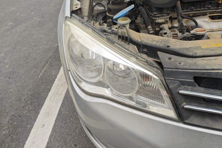Used Roewe 350 2012 1.5L Automatic Smart Value Edition Right Front Headlight