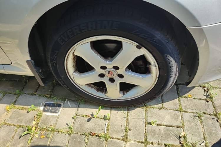 Used Roewe 350 2012 1.5L Automatic Smart Value Edition Right Front Wheel Hub