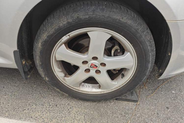 Used Roewe 350 2012 1.5L Automatic Smart Value Edition Right Front Wheel Hub