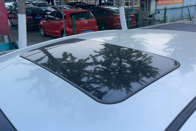 Used Roewe 350 2012 1.5L Manual Smart Value Edition Roof