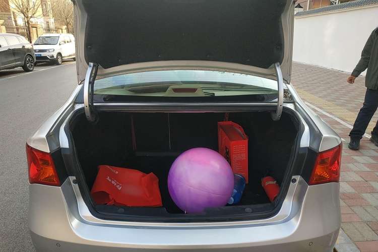 Used Roewe 350 2012 1.5L Automatic Smart Value Edition Trunk