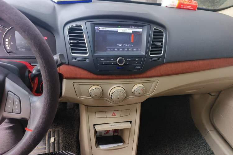 Used Roewe 350 2012 1.5L Manual Smart Value Edition Audio And AC Panel