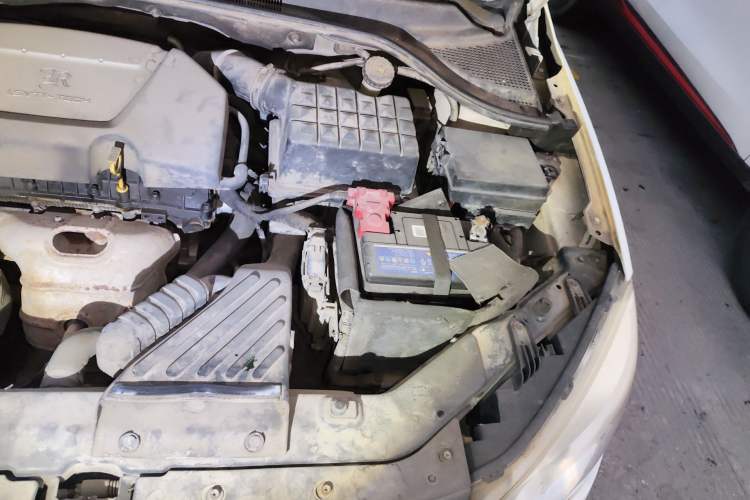 Used Roewe 350 2012 1.5L Automatic Smart Value Edition Engine Bay Left