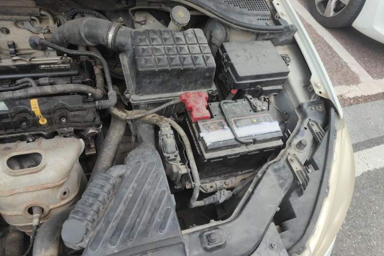 Used Roewe 350 2012 1.5L Manual New Year Special Value Edition Engine Bay Left