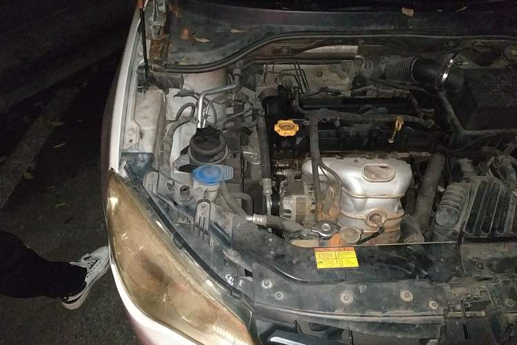 Used Roewe 350 2012 1.5L Automatic Smart Value Edition Engine Bay Right