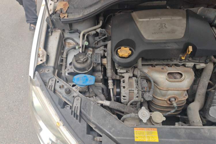Used Roewe 350 2012 1.5L Automatic Smart Value Edition Engine Bay Right