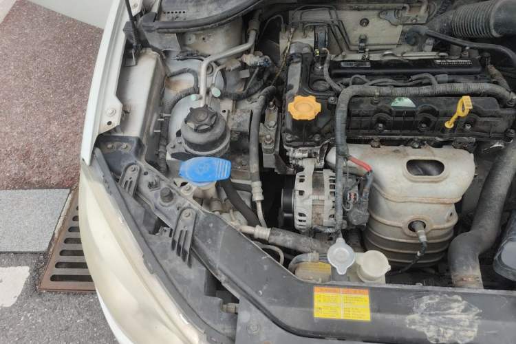 Used Roewe 350 2012 1.5L Manual New Year Special Value Edition Engine Bay Right