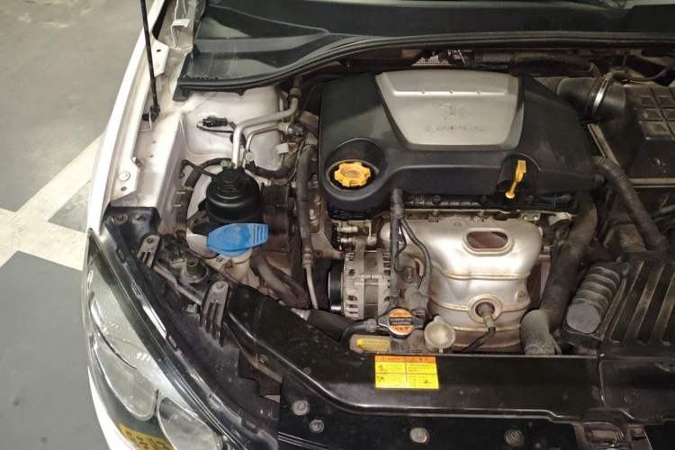 Used Roewe 350 2012 1.5L Manual New Year Special Value Edition Engine Bay Right