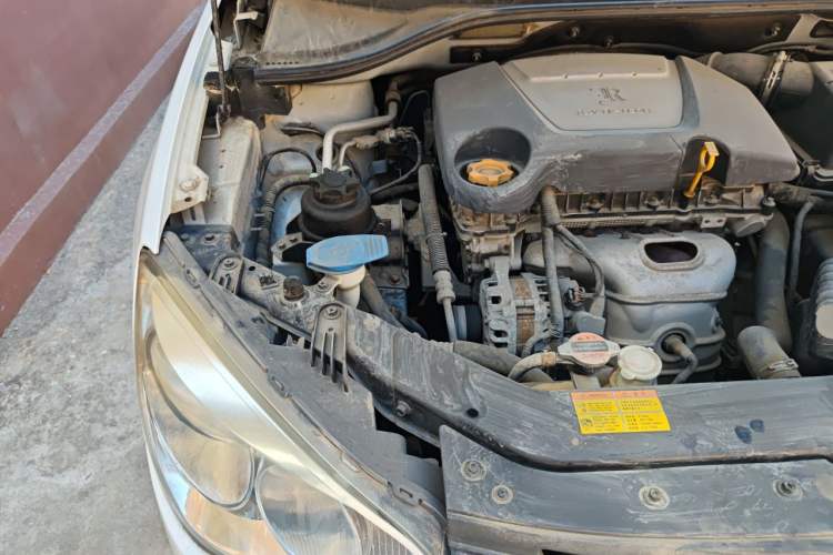 Used Roewe 350 2012 1.5L Automatic Smart Value Edition Engine Bay Right