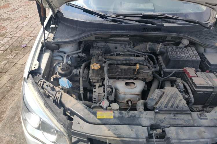 Used Roewe 350 2012 1.5L Automatic Smart Value Edition Engine Bay Right