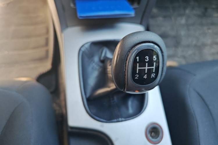 Used Roewe 350 2012 1.5L Manual New Year Special Value Edition Gear Lever