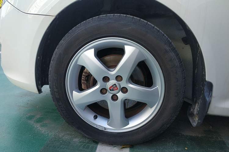 Used Roewe 350 2012 1.5L Manual Smart Value Edition Left Front Wheel Hub