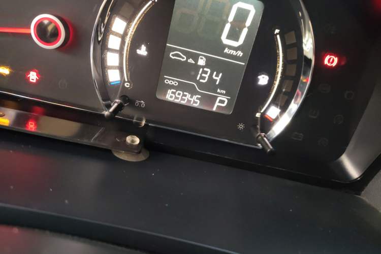 Used Roewe 350 2012 1.5L Automatic Smart Value Edition Odometer Close Up