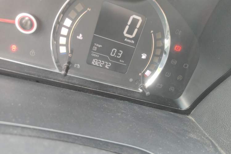 Used Roewe 350 2012 1.5L Manual New Year Special Value Edition Odometer Close Up