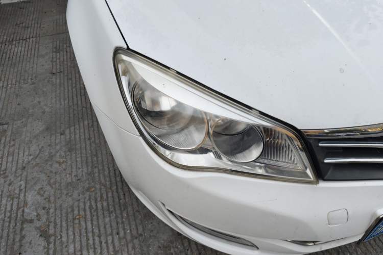 Used Roewe 350 2012 1.5L Automatic Smart Value Edition Right Front Headlight