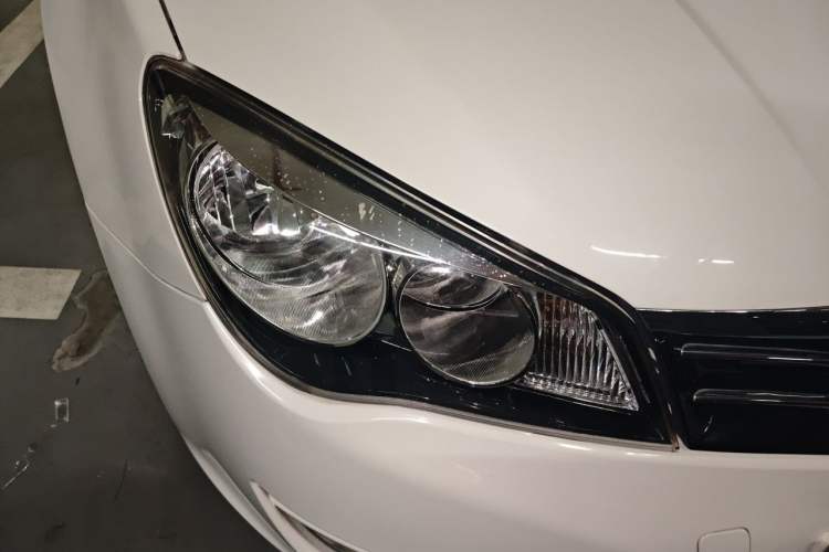 Used Roewe 350 2012 1.5L Manual New Year Special Value Edition Right Front Headlight