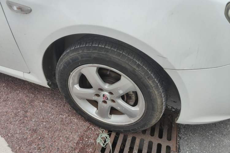 Used Roewe 350 2012 1.5L Manual New Year Special Value Edition Right Front Wheel Hub