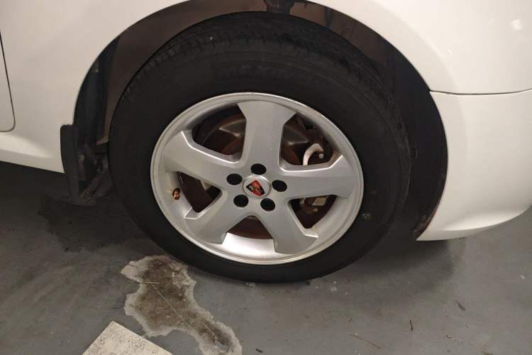 Used Roewe 350 2012 1.5L Manual New Year Special Value Edition Right Front Wheel Hub