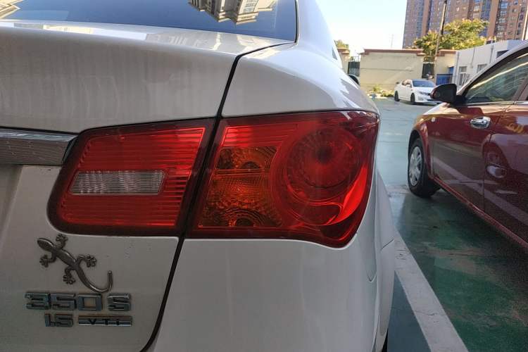 Used Roewe 350 2012 1.5L Manual Smart Value Edition Right Rear Taillight
