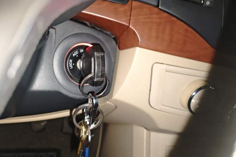Used Roewe 350 2012 1.5L Manual New Year Special Value Edition Vehicle Key
