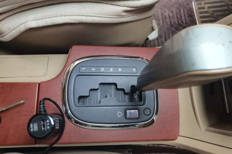 Used Roewe 350 2012 1.5L Automatic Smart Value Edition Gear Lever