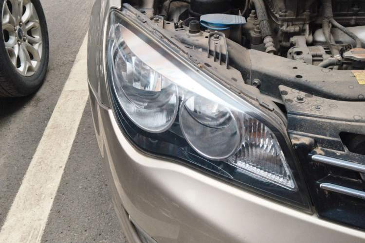 Used Roewe 350 2012 1.5L Automatic New Year Special Value Edition Right Front Headlight