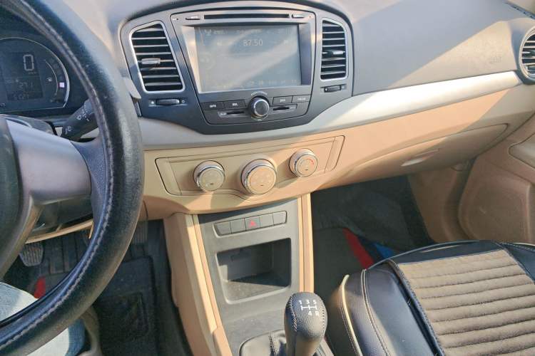 Used Roewe 350 2013 350S 1.5L Manual Xunchi Edition Audio And AC Panel