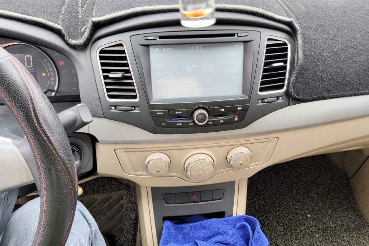 Used Roewe 350 2013 350S 1.5L Manual Xunchi Edition Audio And AC Panel