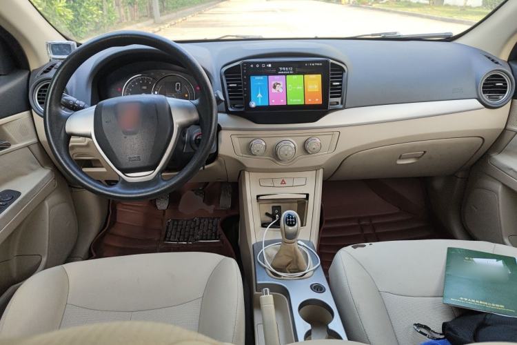 Used Roewe 350 2013 350S 1.5L Manual Xunchi Edition Center Console